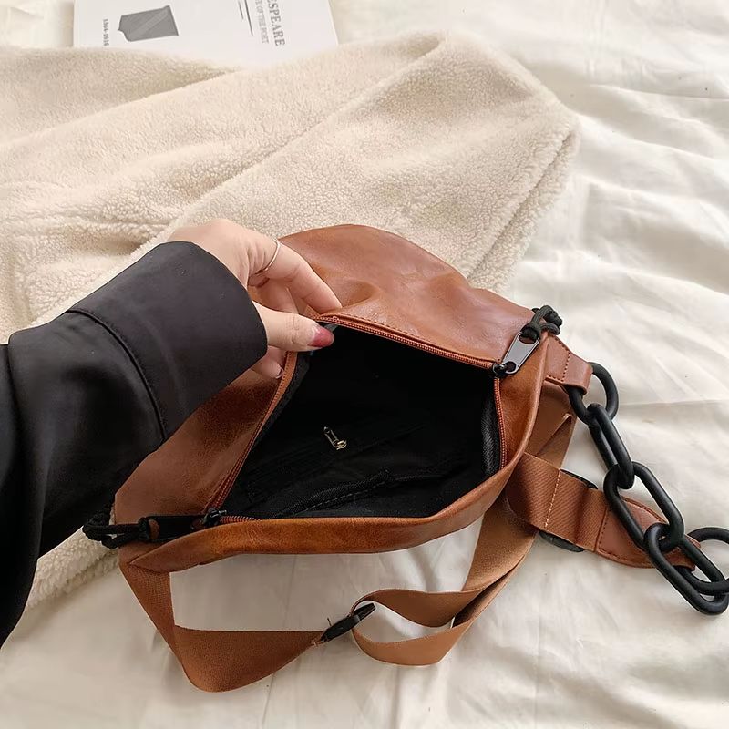 bolsa feminina pochete, bolsa feminina transversal moderna, bolsa feminina crossbody, bolsa feminina pequena prática, bolsa feminina moderna urbana, bolsa feminina pochete elegante, bolsa feminina leve, bolsa feminina casual moderna, bolsa feminina versátil, bolsa feminina compacta, bolsa feminina ombro pequena, bolsa feminina estilo pochete