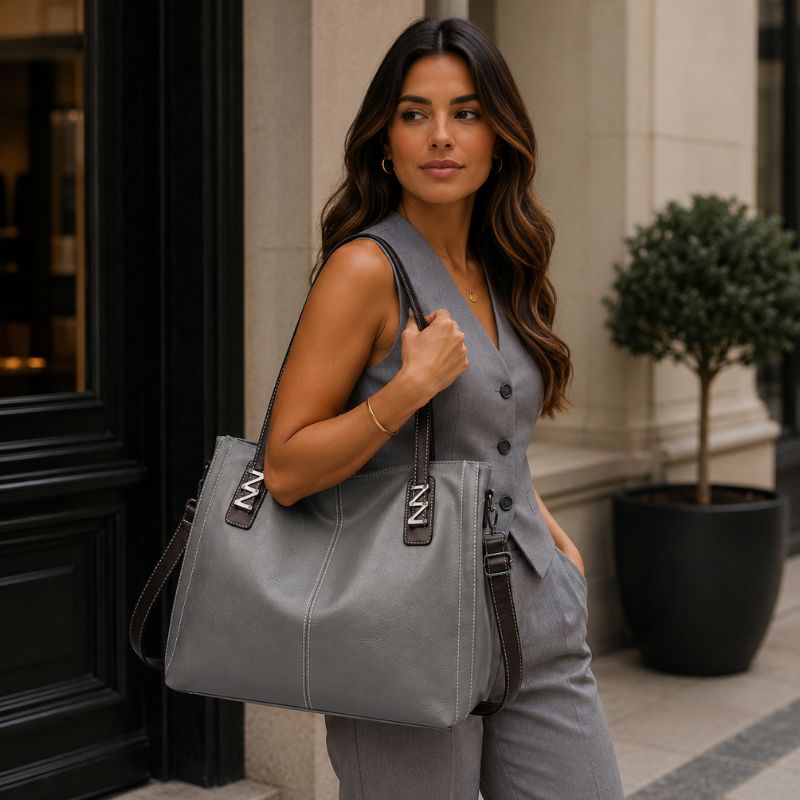 bolsa feminina grande, bolsa feminina tiracolo, bolsa feminina berlim, bolsa feminina couro ecológico, bolsa feminina couro PU, bolsa feminina grande couro ecológico, bolsa feminina ombro, bolsa feminina transversal, bolsa feminina elegante, bolsa feminina moderna, bolsa feminina premium, bolsa feminina espaçosa, bolsa feminina para trabalho, bolsa feminina executiva, bolsa feminina casual, bolsa feminina fashion, bolsa feminina sofisticada, bolsa feminina grande tiracolo, bolsa feminina grande ombro, bolsa