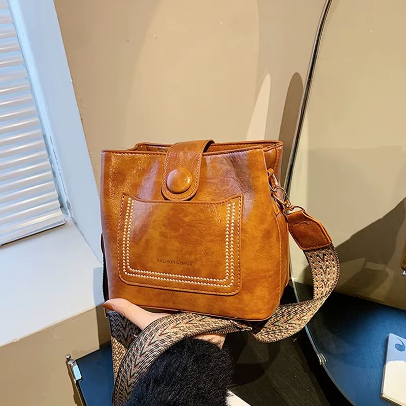 bolsa couro,
bolsa transversal feminina,
bolsa grande feminina,
bolsa feminina grande,
bolsa feminina,
bolsa de couro feminina,
bolsa couro feminina,
Bolsa Tote,
Bolsa Tiracolo