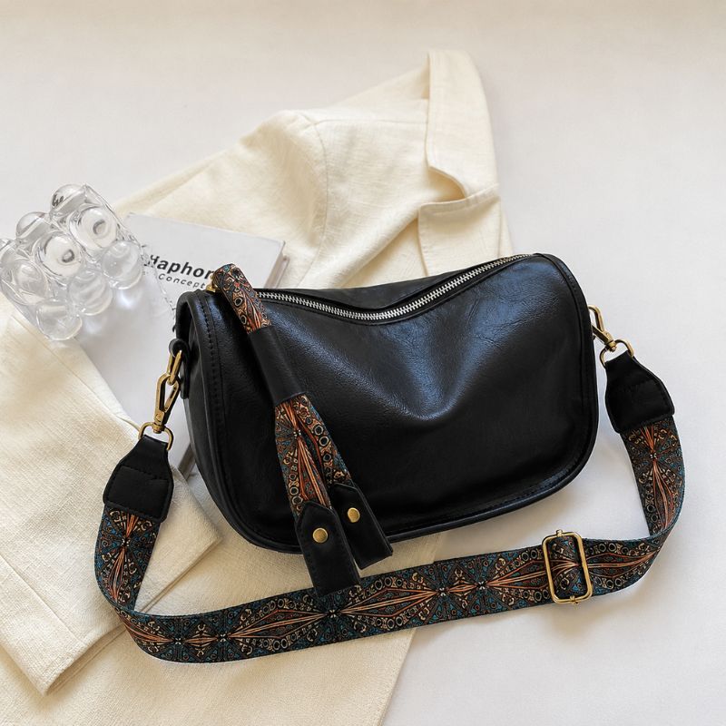 bolsa feminina tiracolo, bolsa feminina simone, bolsa feminina pequena, bolsa feminina média, bolsa feminina couro sintético, bolsa feminina couro PU, bolsa feminina macia, bolsa feminina elegante, bolsa feminina moderna, bolsa feminina casual, bolsa feminina ombro, bolsa feminina transversal, bolsa feminina baguete, bolsa feminina premium, bolsa feminina sofisticada, bolsa feminina fashion, bolsa feminina alça estampada, bolsa feminina alça pavão, bolsa feminina exclusiva, bolsa feminina preta, bolsa femin
