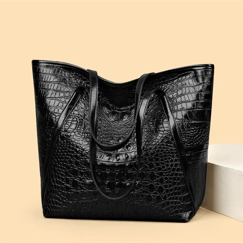 bolsa feminina grande, bolsa feminina tiracolo lisboa, bolsa feminina grande tiracolo, bolsa feminina textura crocodilo, bolsa feminina estilo crocodilo, bolsa feminina envernizada, bolsa feminina brilhante, bolsa feminina elegante, bolsa feminina premium, bolsa feminina sofisticada, bolsa feminina moderna, bolsa feminina luxo, bolsa feminina grande elegante, bolsa feminina para trabalho, bolsa feminina executiva, bolsa feminina espaçosa, bolsa feminina ombro, bolsa feminina casual chic, bolsa feminina fash