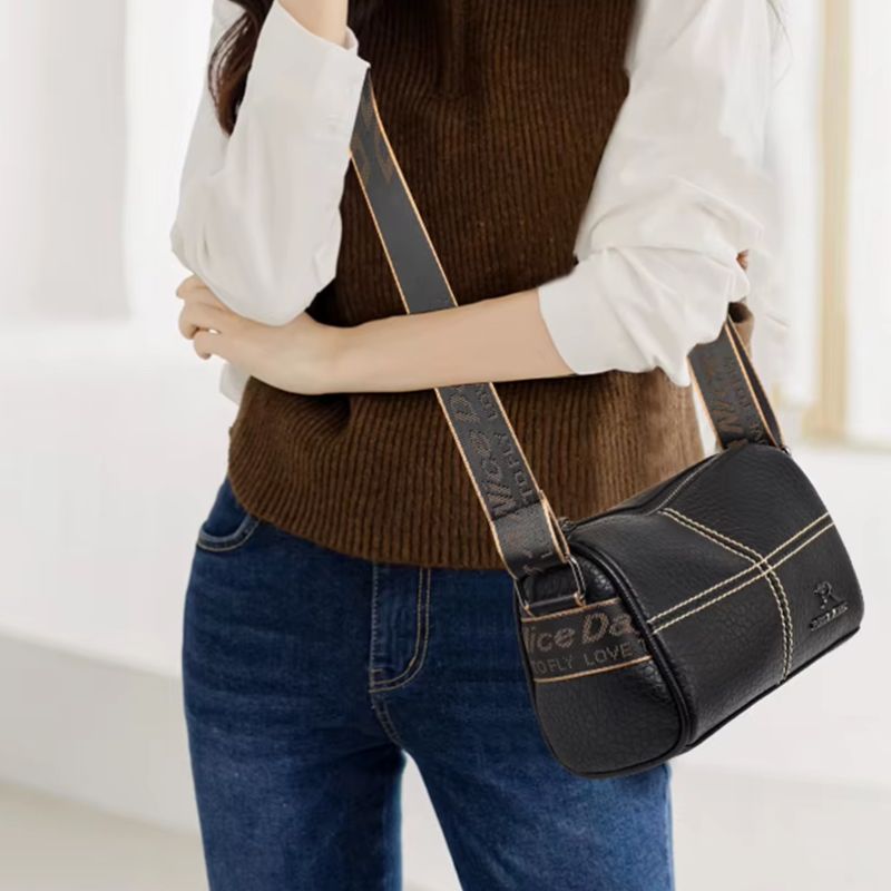 bolsa transversal feminina,
bolsa tiracolo,
bolsa grande feminina,
bolsa feminina,
Bolsa e Mochila,
bolsa de couro feminina,
bolsa de couro,
bolsa feminina moderna