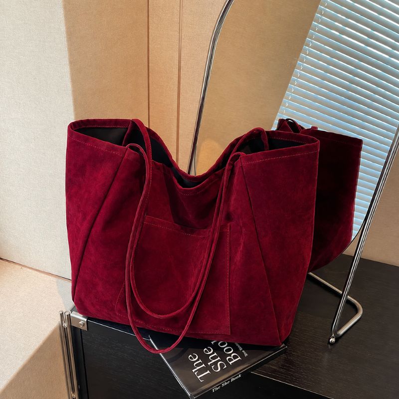 bolsa feminina grande, bolsa feminina grande Juci, bolsa Juci, bolsa tipo saco feminina, bolsa saco feminina, bolsa feminina suede, bolsa feminina em suede, bolsa suede sintético, bolsa em suede sintético, bolsa estilo camurça, bolsa feminina estilo camurça, bolsa camurça feminina, bolsa efeito camurça, bolsa grande camurça, bolsa grande suede, bolsa de ombro feminina, bolsa feminina de ombro, bolsa grande de ombro, bolsa feminina espaçosa, bolsa grande espaçosa, bolsa feminina para o dia a dia, bolsa grand
