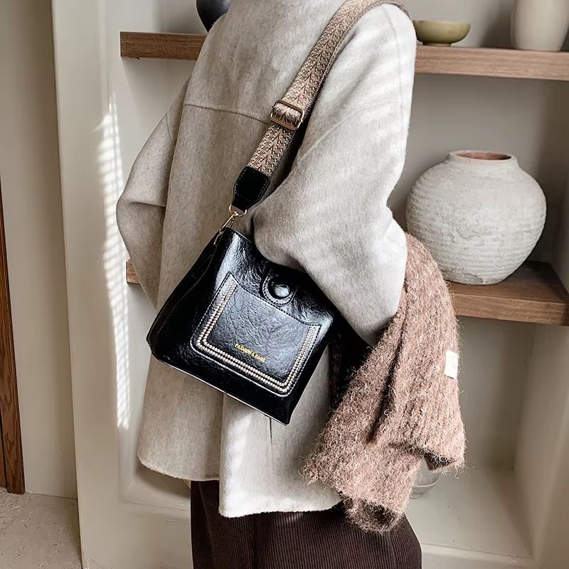 bolsa couro,
bolsa transversal feminina,
bolsa grande feminina,
bolsa feminina grande,
bolsa feminina,
bolsa de couro feminina,
bolsa couro feminina,
Bolsa Tote,
Bolsa Tiracolo