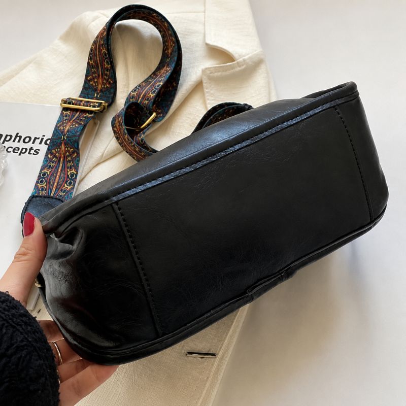 bolsa feminina tiracolo, bolsa feminina simone, bolsa feminina pequena, bolsa feminina média, bolsa feminina couro sintético, bolsa feminina couro PU, bolsa feminina macia, bolsa feminina elegante, bolsa feminina moderna, bolsa feminina casual, bolsa feminina ombro, bolsa feminina transversal, bolsa feminina baguete, bolsa feminina premium, bolsa feminina sofisticada, bolsa feminina fashion, bolsa feminina alça estampada, bolsa feminina alça pavão, bolsa feminina exclusiva, bolsa feminina preta, bolsa femin