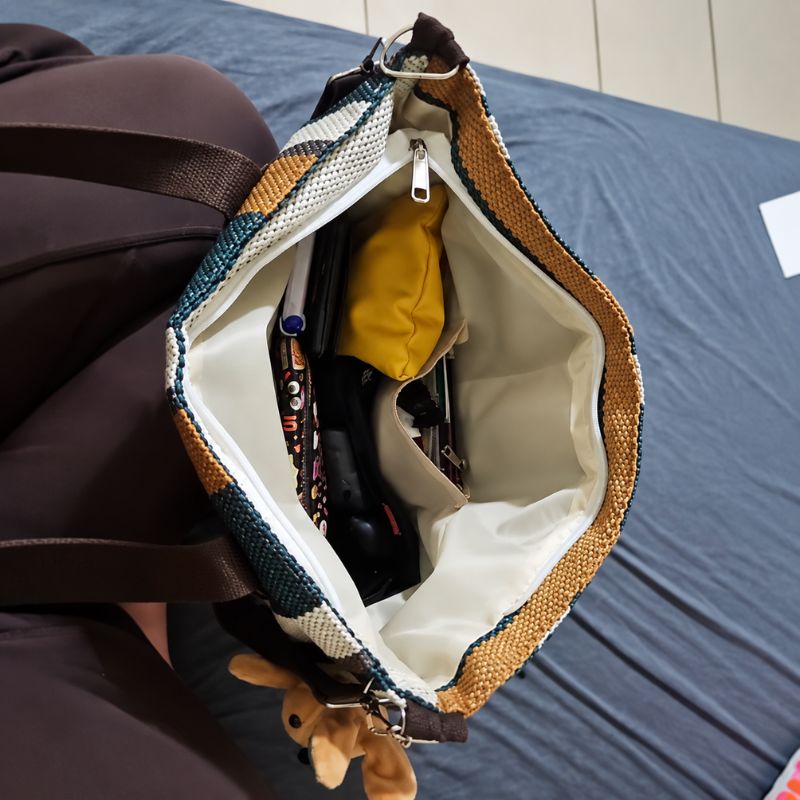 bolsa feminina, bolsa feminina Mel, bolsa Mel, bolsa feminina tipo sacola, bolsa tipo sacola feminina, bolsa sacola feminina, bolsa feminina de tecido, bolsa de tecido feminina, bolsa feminina listrada, bolsa listrada feminina, bolsa de tecido listrada, bolsa feminina tamanho médio, bolsa feminina média, bolsa média feminina, bolsa feminina média espaçosa, bolsa feminina 38 cm, bolsa feminina 38x28, bolsa feminina 38x28x11, bolsa feminina de ombro, bolsa de ombro feminina, bolsa feminina com alça longa, bol