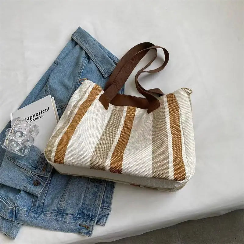 bolsa feminina, bolsa feminina Mel, bolsa Mel, bolsa feminina tipo sacola, bolsa tipo sacola feminina, bolsa sacola feminina, bolsa feminina de tecido, bolsa de tecido feminina, bolsa feminina listrada, bolsa listrada feminina, bolsa de tecido listrada, bolsa feminina tamanho médio, bolsa feminina média, bolsa média feminina, bolsa feminina média espaçosa, bolsa feminina 38 cm, bolsa feminina 38x28, bolsa feminina 38x28x11, bolsa feminina de ombro, bolsa de ombro feminina, bolsa feminina com alça longa, bol