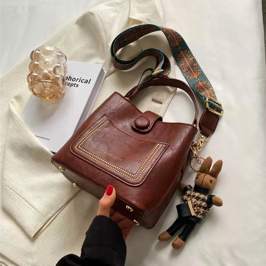 bolsa couro,
bolsa transversal feminina,
bolsa grande feminina,
bolsa feminina grande,
bolsa feminina,
bolsa de couro feminina,
bolsa couro feminina,
Bolsa Tote,
Bolsa Tiracolo