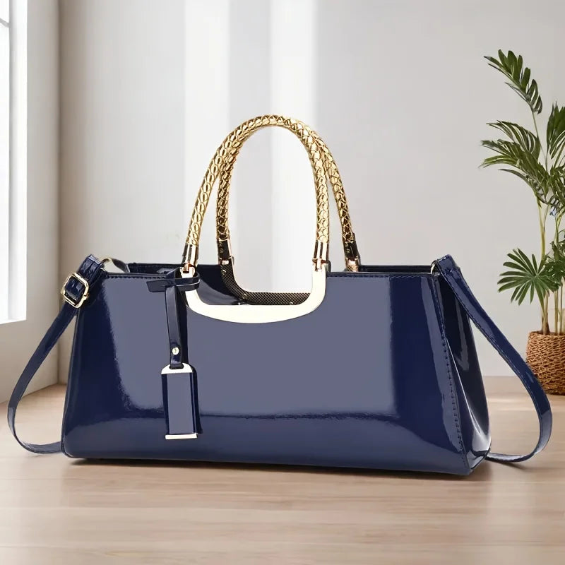 bolsa clutch feminina, clutch feminina de luxo, bolsa feminina envernizada, bolsa feminina brilhante, clutch feminina elegante, bolsa feminina sofisticada, bolsa feminina luxo, bolsa feminina para festa, bolsa feminina para casamento, clutch feminina moderna, bolsa feminina premium, bolsa feminina elegante para eventos, clutch feminina refinada, bolsa feminina moderna luxo, bolsa feminina estruturada, bolsa feminina glamourosa, bolsa feminina com alça dourada, bolsa feminina fashion, clutch feminina preta, 