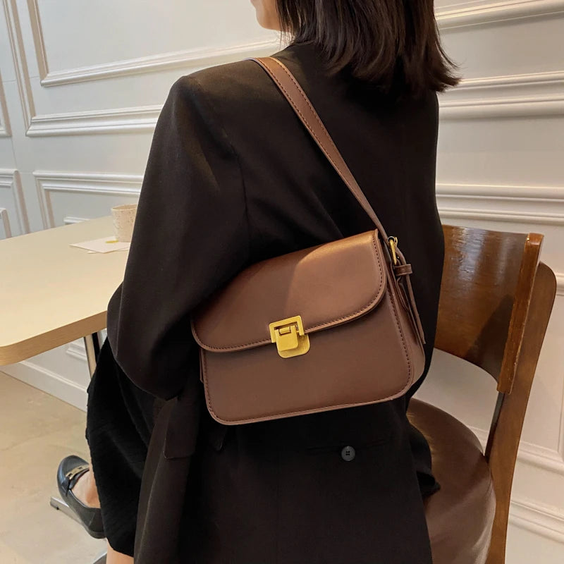 bolsa transversal feminina, bolsa grande feminina, bolsa feminina grande, bolsa feminina, bolsa de couro feminina, bolsa couro feminina, bolsa couro legitimo
