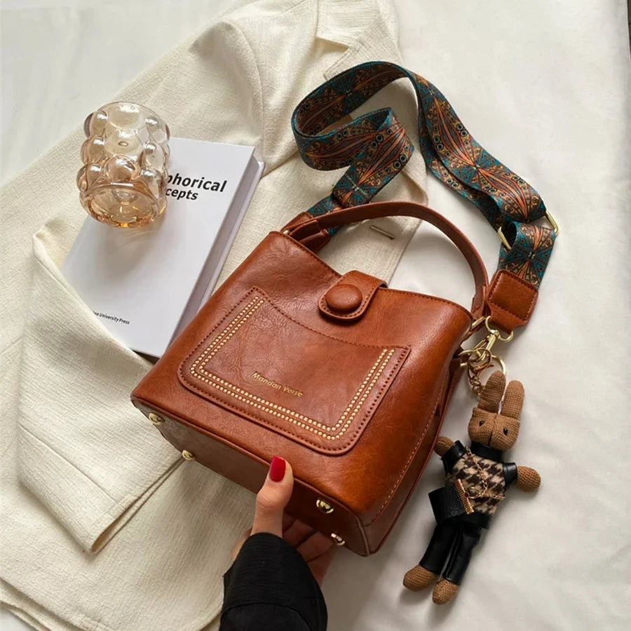 bolsa couro,
bolsa transversal feminina,
bolsa grande feminina,
bolsa feminina grande,
bolsa feminina,
bolsa de couro feminina,
bolsa couro feminina,
Bolsa Tote,
Bolsa Tiracolo
