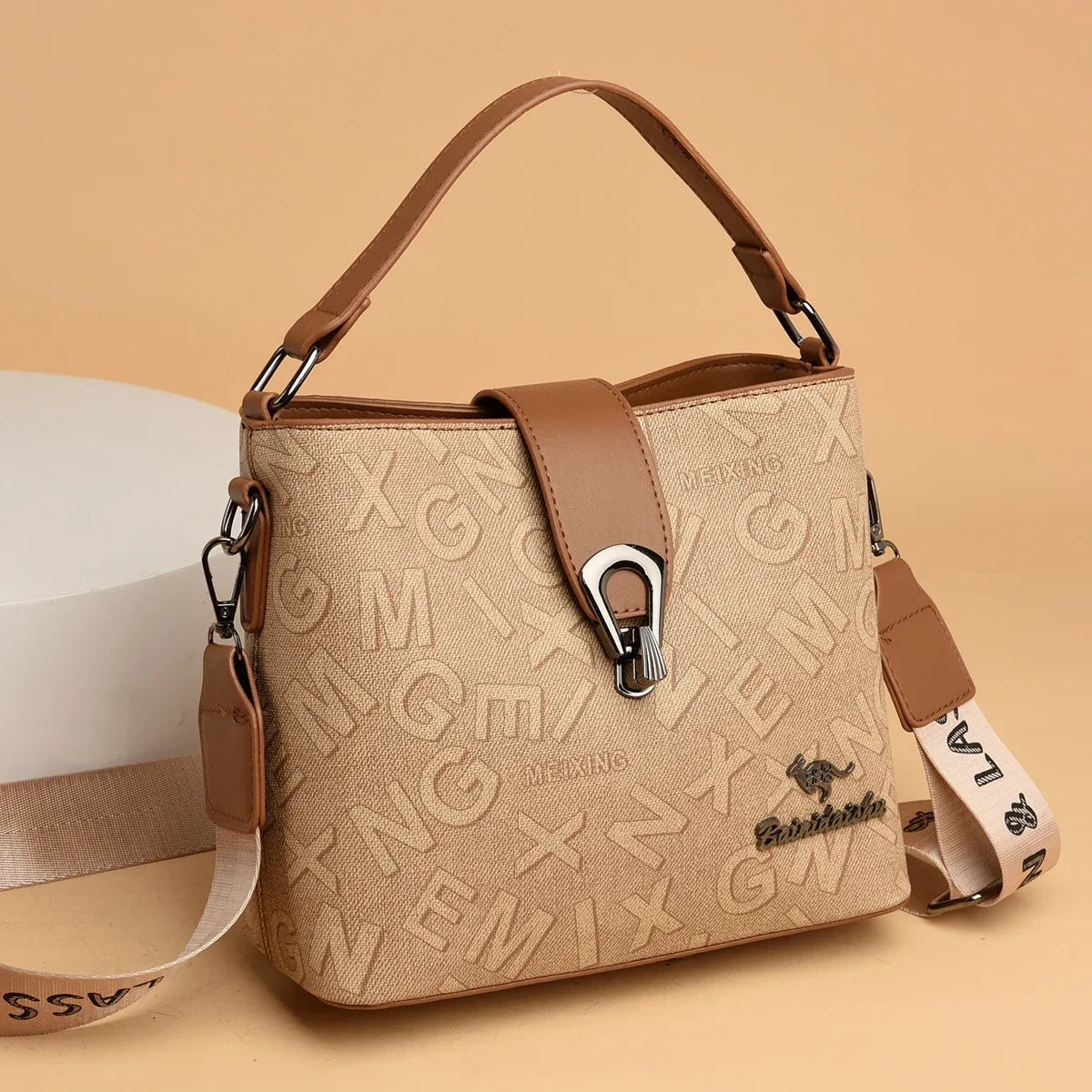 bolsa transversal feminina,
bolsa tiracolo,
bolsa feminina,
bolsa de couro feminina,
bolsa de couro,
bolsa couro,
bolsa transversal feminina