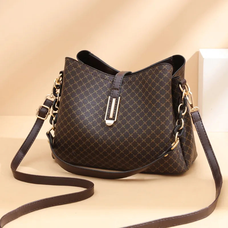 bolsa transversal feminina, bolsa grande feminina, bolsa feminina grande, bolsa feminina, bolsa de couro feminina, bolsa couro feminina, bolsa couro legitimo