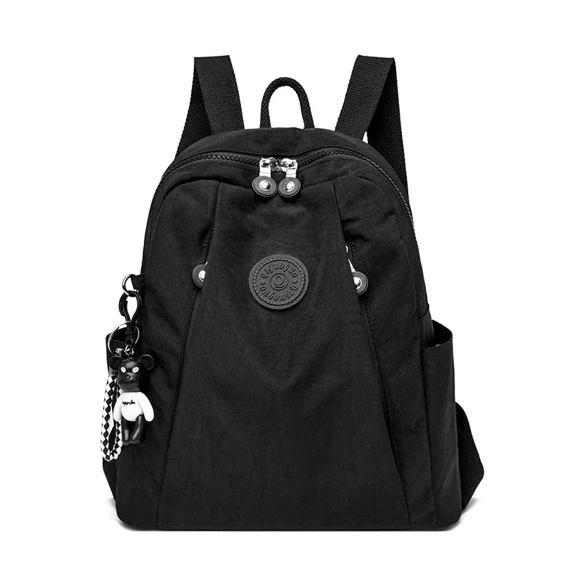 mochila feminina nylon, mochila feminina leve, mochila feminina pequena, mochila feminina média, mochila feminina moderna, mochila feminina casual, mochila feminina para dia a dia, mochila feminina preta, mochila feminina verde, mochila feminina resistente, mochila feminina compacta, mochila feminina organizada