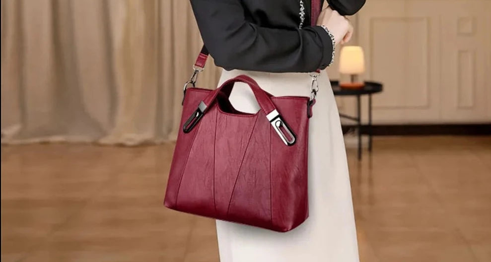 bolsa transversal feminina, bolsa grande feminina, bolsa feminina grande, bolsa feminina, bolsa de couro feminina, bolsa couro feminina, mochila de couro, mochila feminina