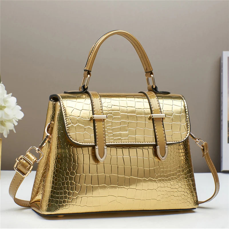 bolsa transversal feminina,
bolsa tiracolo,
bolsa feminina,
bolsa de couro feminina,
bolsa de couro,
bolsa couro,
bolsa crocodilo,
bolsa textura crocodilo,
bolsa para festas feminina