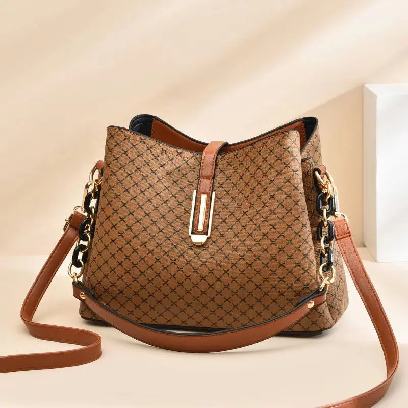 bolsa transversal feminina, bolsa grande feminina, bolsa feminina grande, bolsa feminina, bolsa de couro feminina, bolsa couro feminina, bolsa couro legitimo
