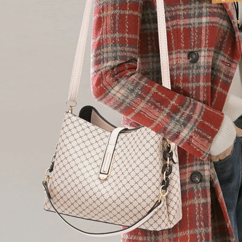 bolsa transversal feminina, bolsa grande feminina, bolsa feminina grande, bolsa feminina, bolsa de couro feminina, bolsa couro feminina, bolsa couro legitimo