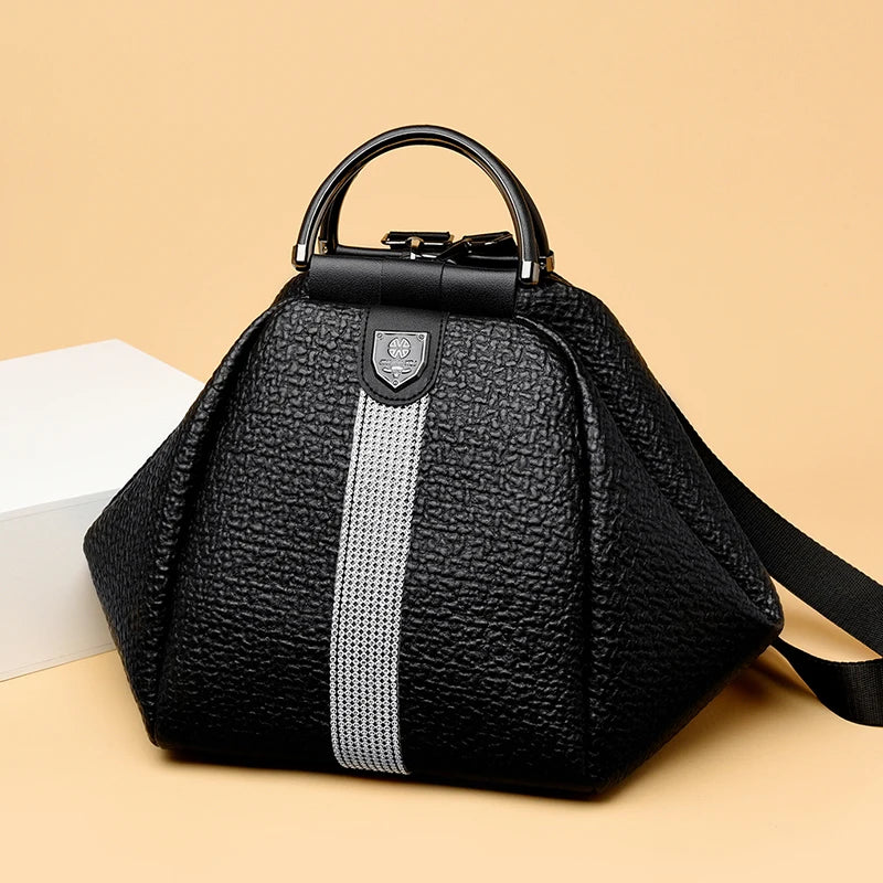 mochila feminina, mochila de couro, bolsa transversal feminina, bolsa grande feminina, mochila feminina grande, bolsa feminina, mochila de couro feminina, mochila para notebook