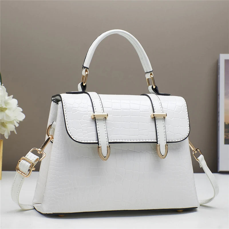 bolsa transversal feminina,
bolsa tiracolo,
bolsa feminina,
bolsa de couro feminina,
bolsa de couro,
bolsa couro,
bolsa crocodilo,
bolsa textura crocodilo,
bolsa para festas feminina
