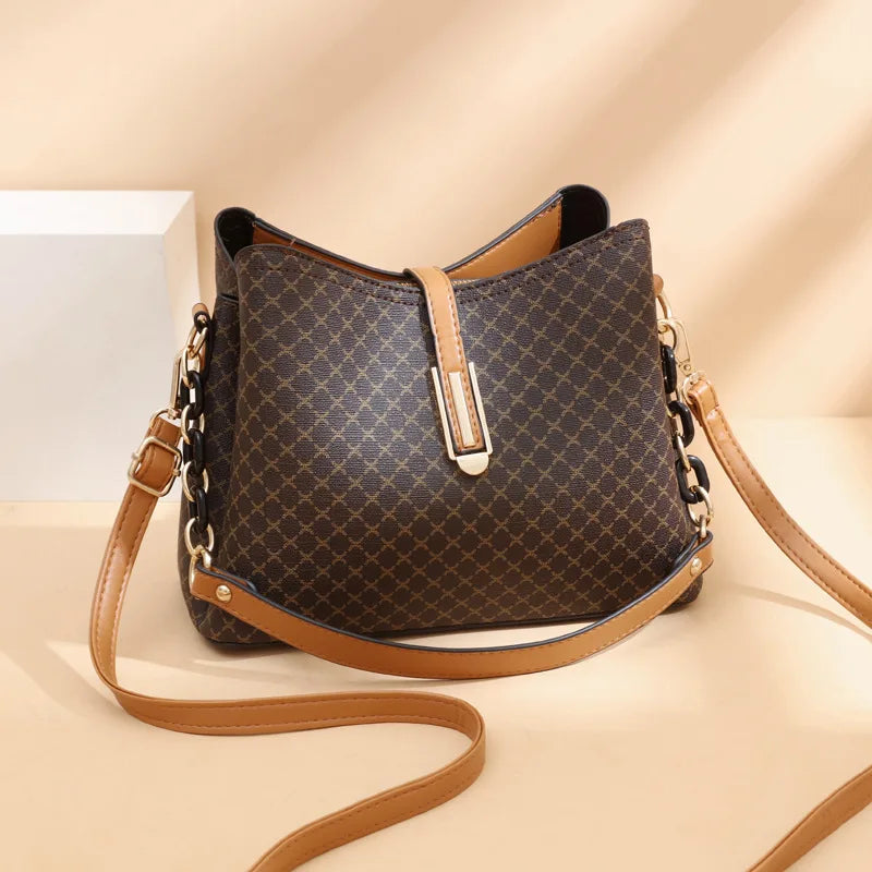 bolsa transversal feminina, bolsa grande feminina, bolsa feminina grande, bolsa feminina, bolsa de couro feminina, bolsa couro feminina, bolsa couro legitimo